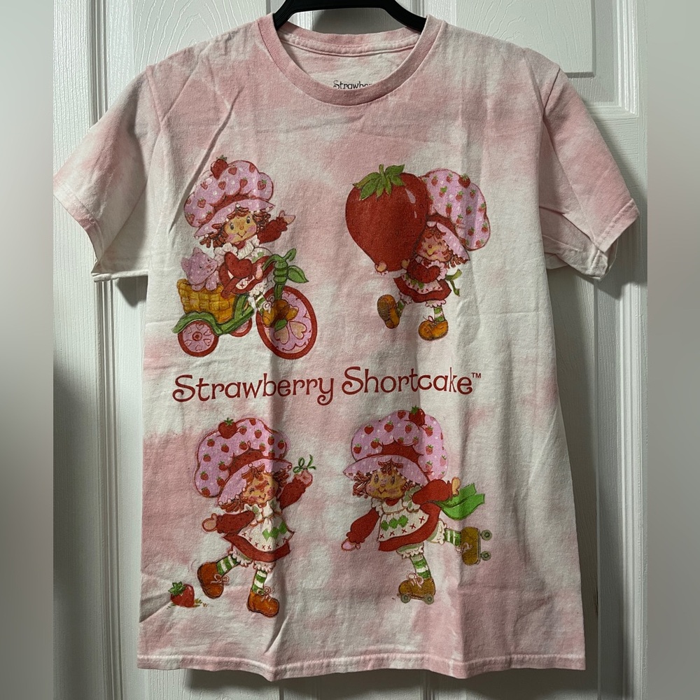 STRAWBERRY SHORTCAKE Tie Dye Pink Tshirt